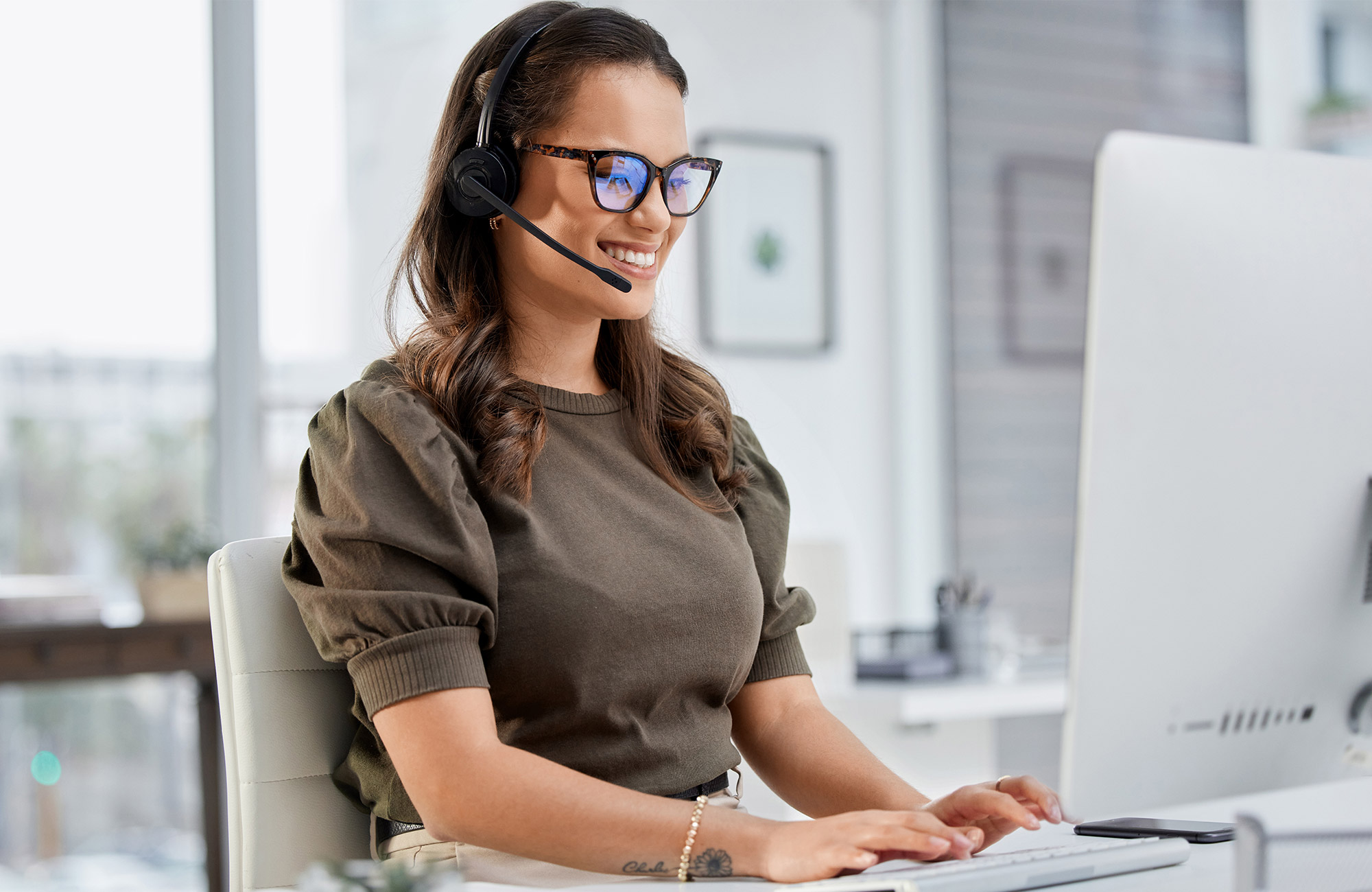 customer-service-transformation-solutions.jpg